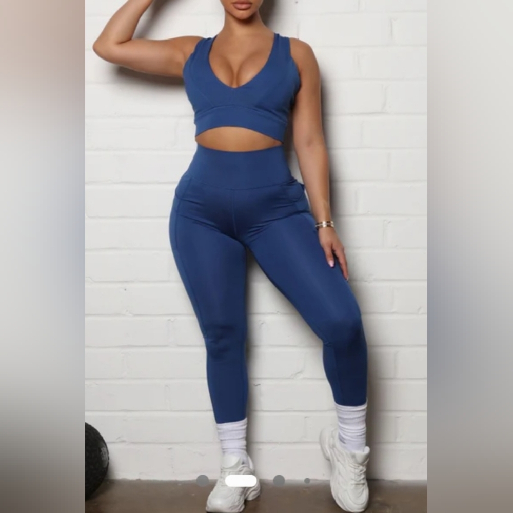 Medium Sport Core Compression V Neck Sports Bra - Navy